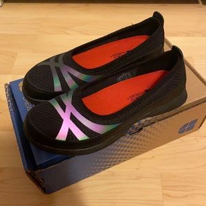 Black Non-Slip Slip-On Flats.